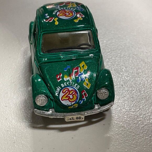 Die cast VW Beetle Bug metallic Emerald Green - Picture 8 of 10